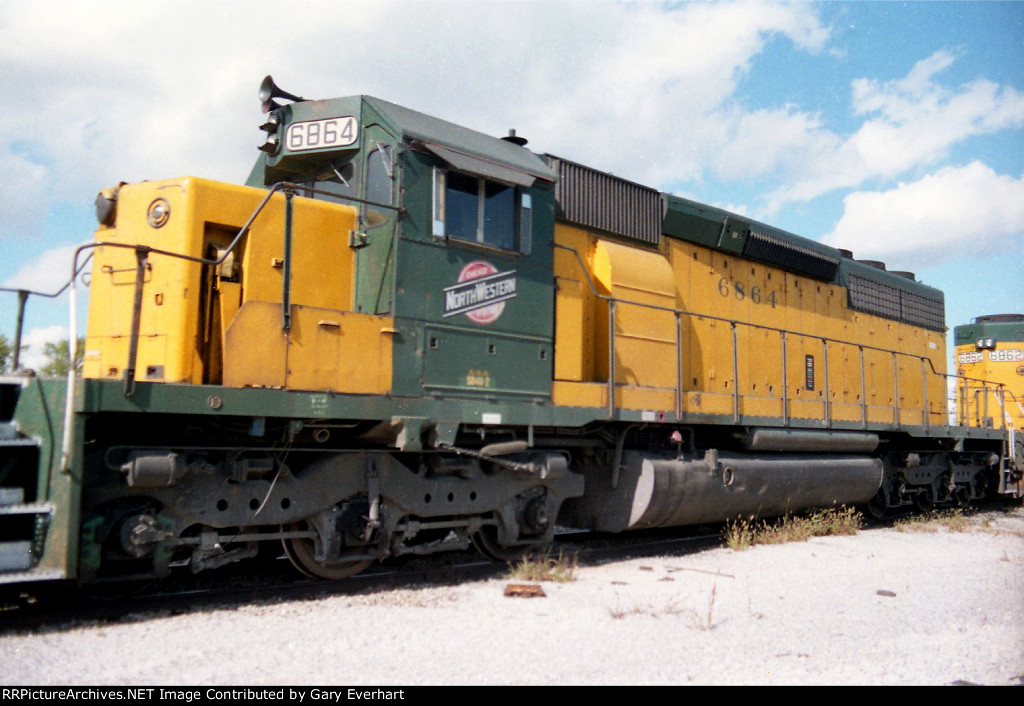 CNW SD40-2 #6864